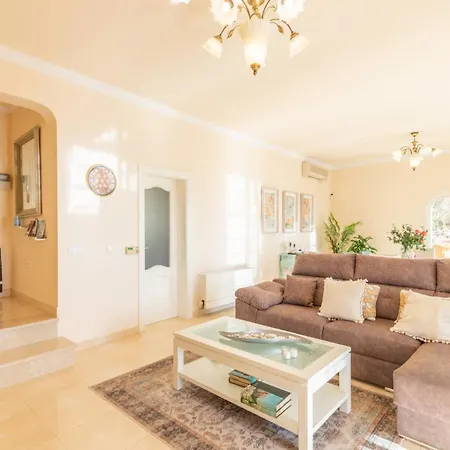 Macondo Hills Vila *