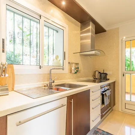 Macondo Hills