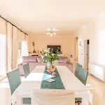 Macondo Hills Villa *